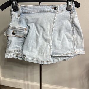 Light Wash Denim Skort Size 3 TJ Maxx
